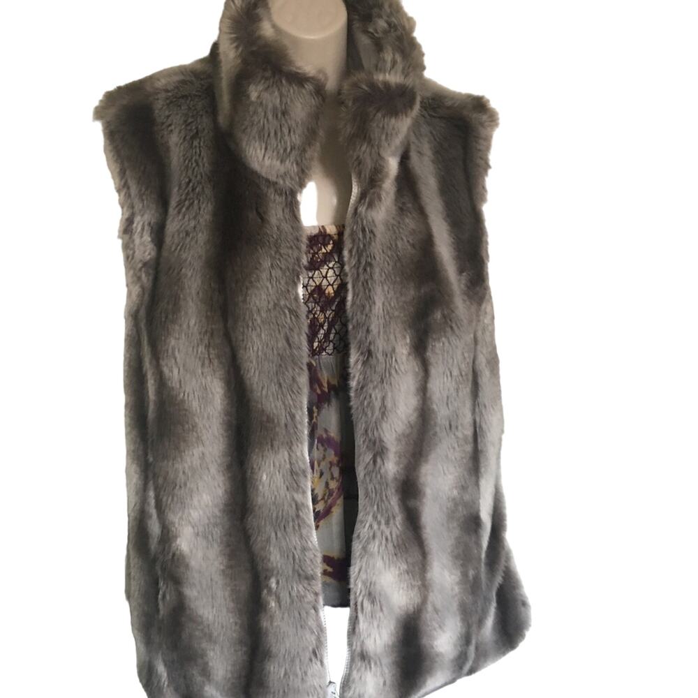 Luxurious Kristen Blake Faux Chinchilla Vest Silver Gray Size Large